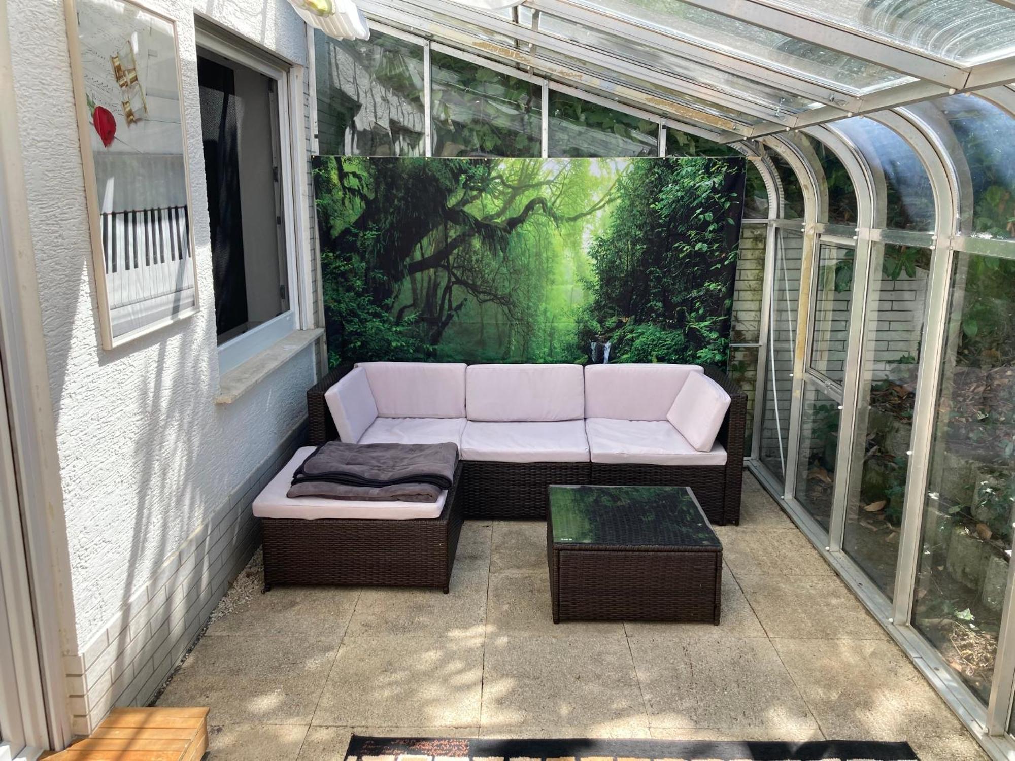 Apartamento Amselweg Am Waldrand Gelegen Netflix Eigener Carport Uvm Taunusstein Exterior foto