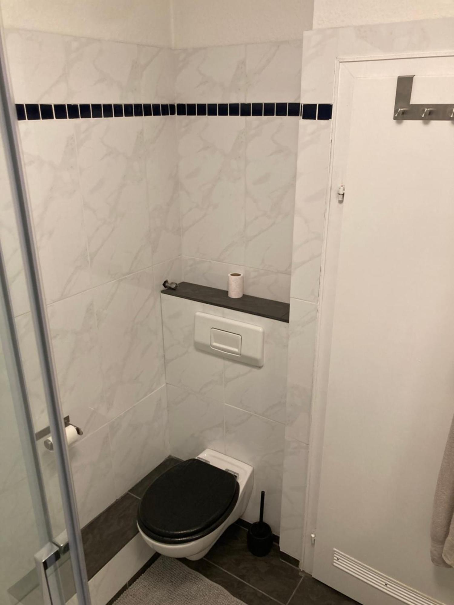 Apartamento Amselweg Am Waldrand Gelegen Netflix Eigener Carport Uvm Taunusstein Exterior foto