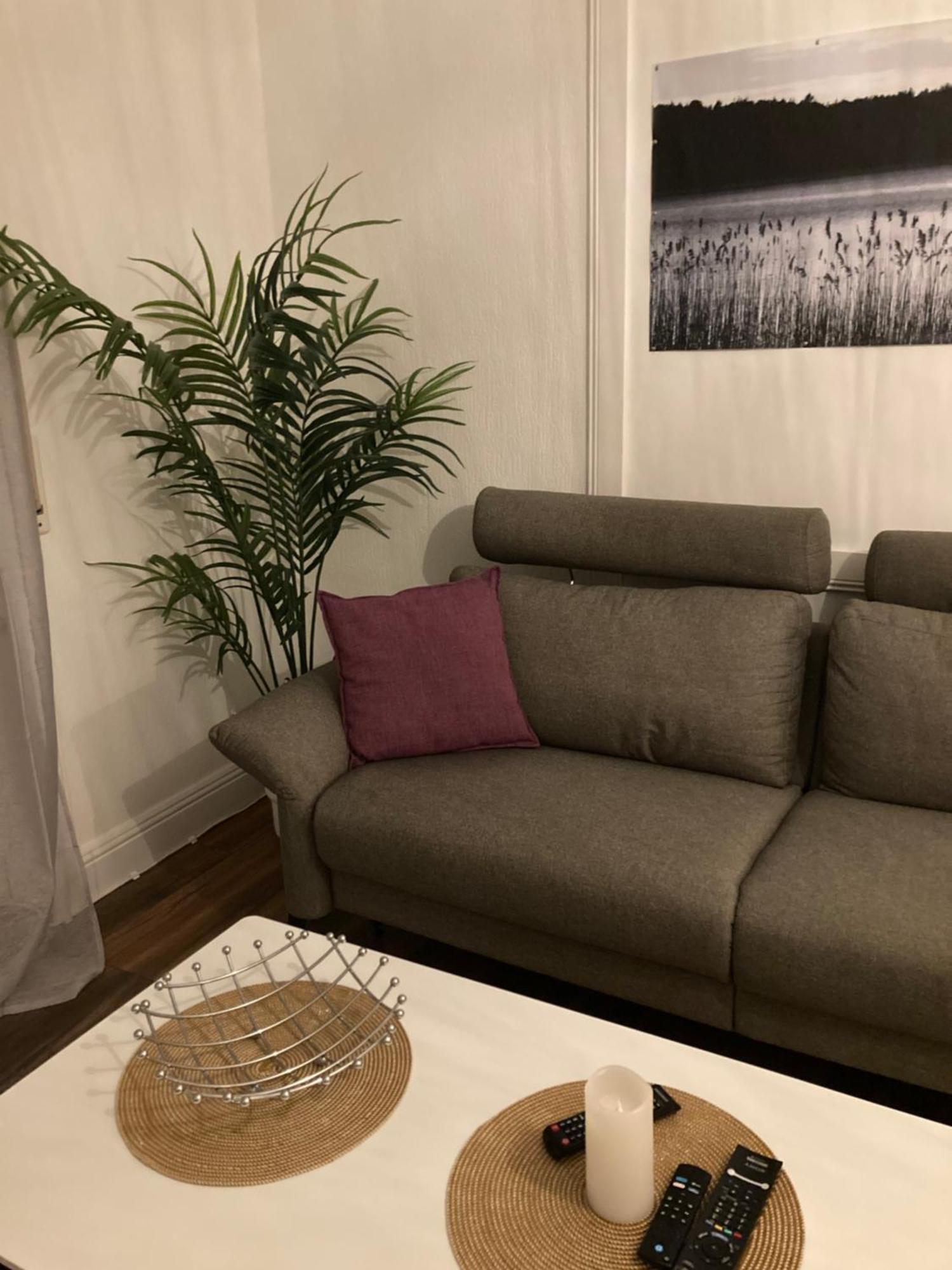 Apartamento Amselweg Am Waldrand Gelegen Netflix Eigener Carport Uvm Taunusstein Exterior foto