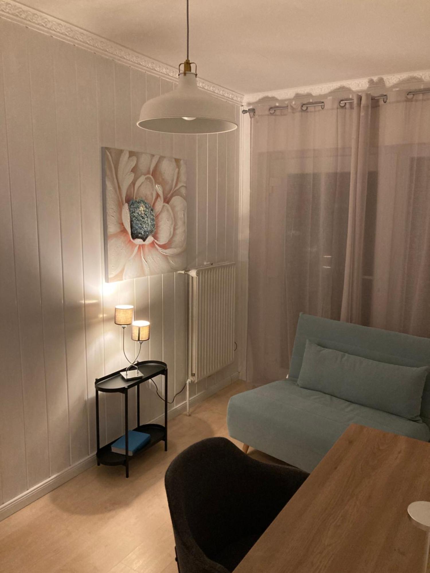 Apartamento Amselweg Am Waldrand Gelegen Netflix Eigener Carport Uvm Taunusstein Exterior foto