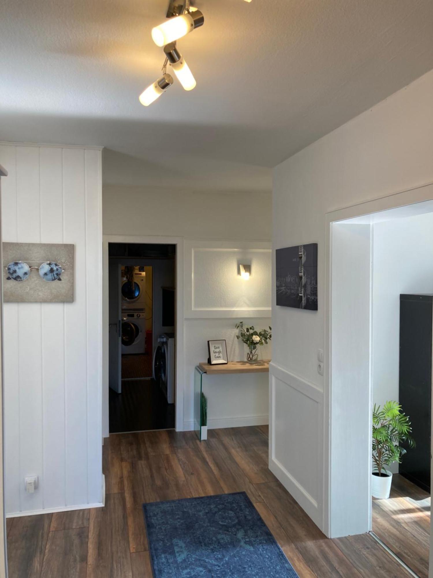 Apartamento Amselweg Am Waldrand Gelegen Netflix Eigener Carport Uvm Taunusstein Exterior foto