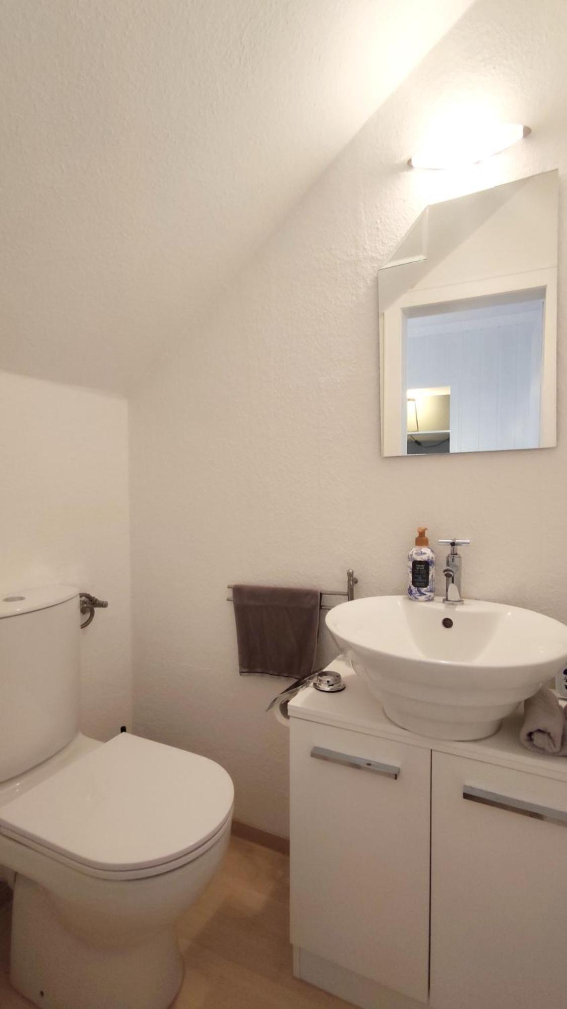Apartamento Amselweg Am Waldrand Gelegen Netflix Eigener Carport Uvm Taunusstein Exterior foto