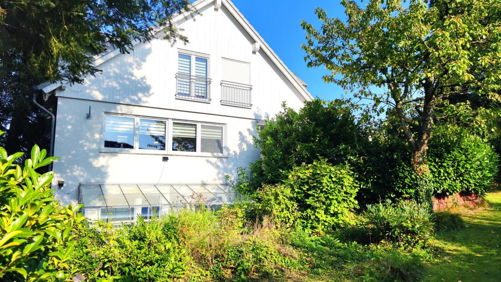 Apartamento Amselweg Am Waldrand Gelegen Netflix Eigener Carport Uvm Taunusstein Exterior foto